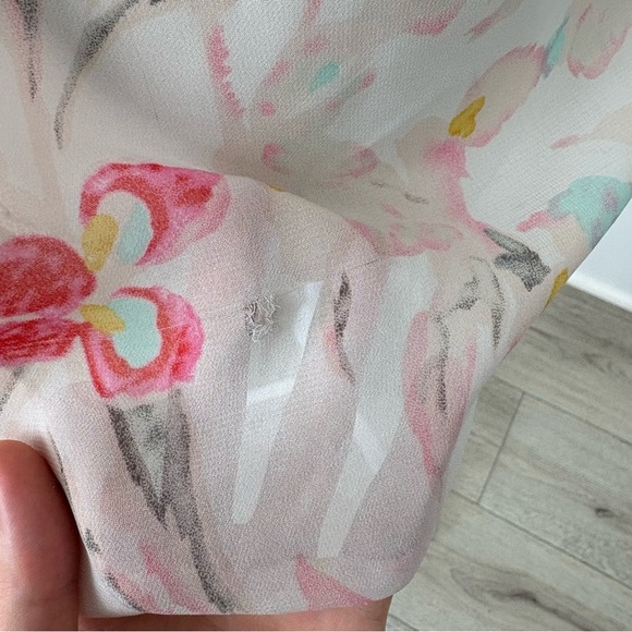 Skies Are Blue White Floral Tank Size M - Picture 6 of 9